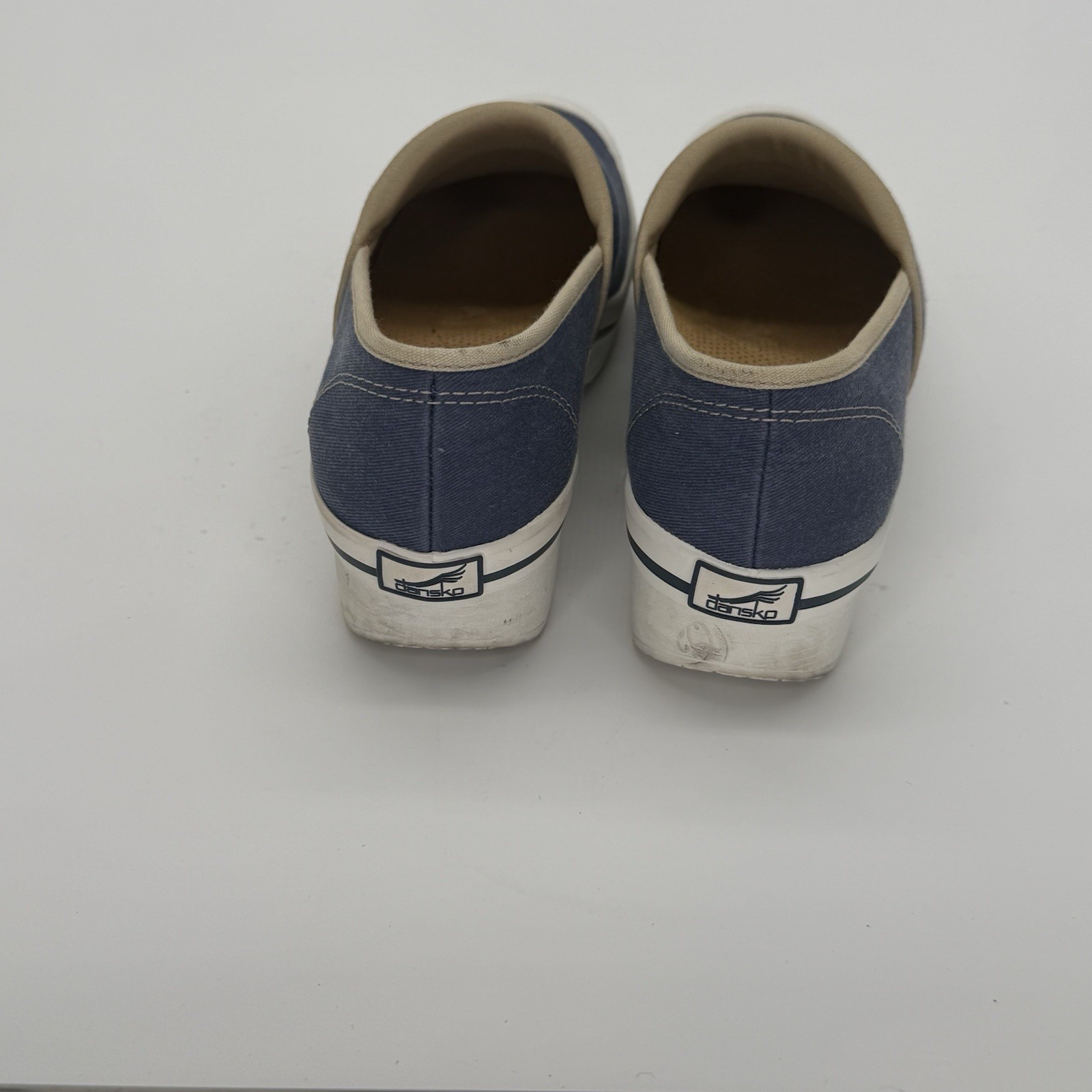 Dansko Vegan Volley clogs. Women’s Size 37 (6.5)