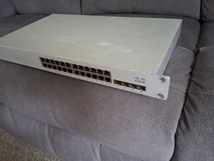 Cisco Meraki MS220-24P 24-Port  Switch Unclaimed