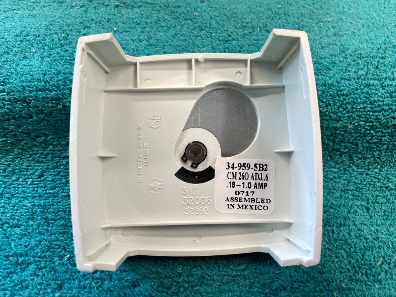 Robertshaw CM260 Basic Heat & Cool Thermostat & Subbase "White"