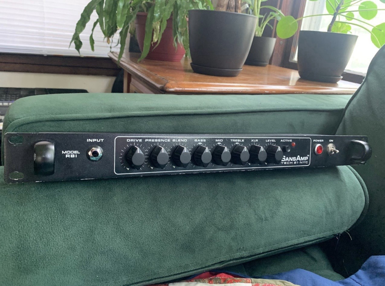 Tech 21 SansAmp RBI Bass Preamp 1U Rackmount Analog EQ/Drive XLR Out
