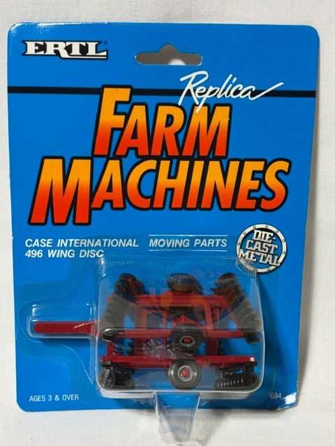 ERTL Farm Machines Case International 496 Folding Wing Disc, Red, 1/64, NIB