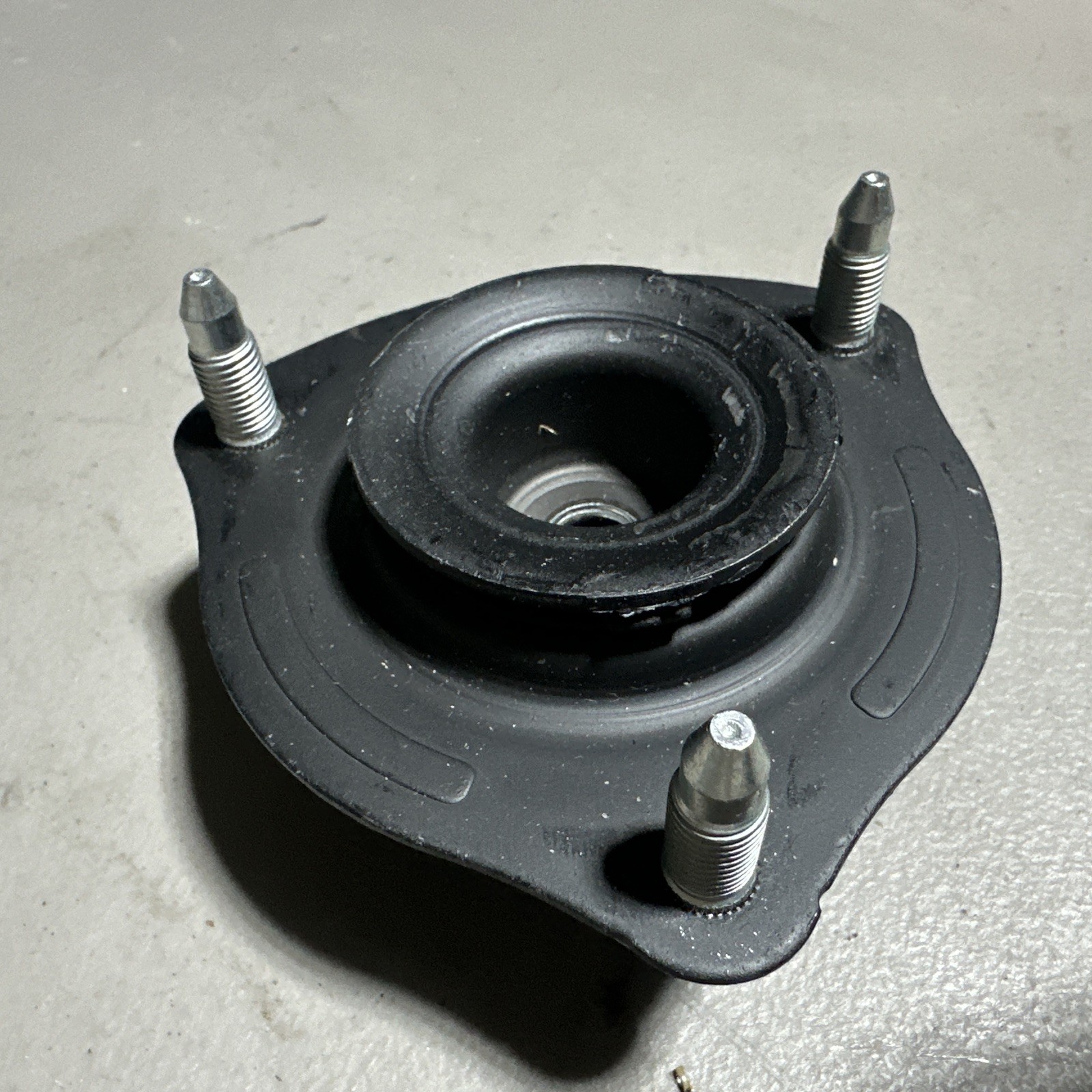 Genuine Honda Upper Mount 51920-TR0-A11