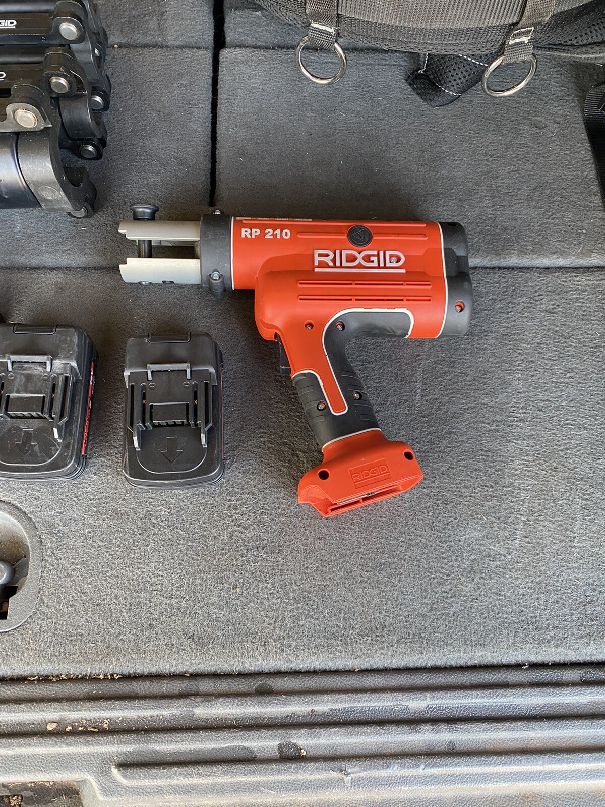 rigid compression tool