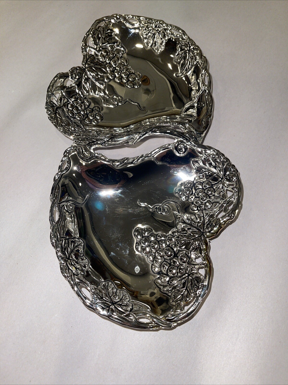 Godinger Silver Art Co Double Heart  Silver Plated Serving Dish Grape Design