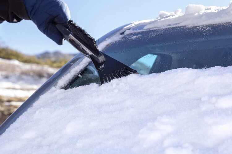 Subzero 19520 22" Super Deluxe Snowbrush with Integrated Ice Scraper