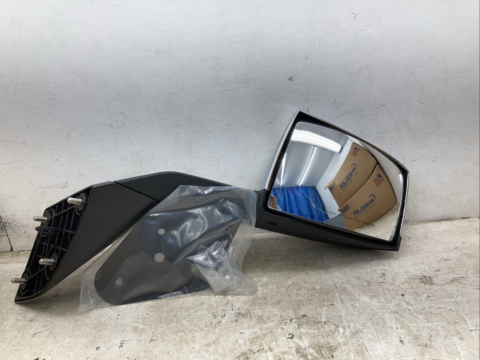 Right Hand Hood Mirror Assembly 1511-0086 (New Old Stock)