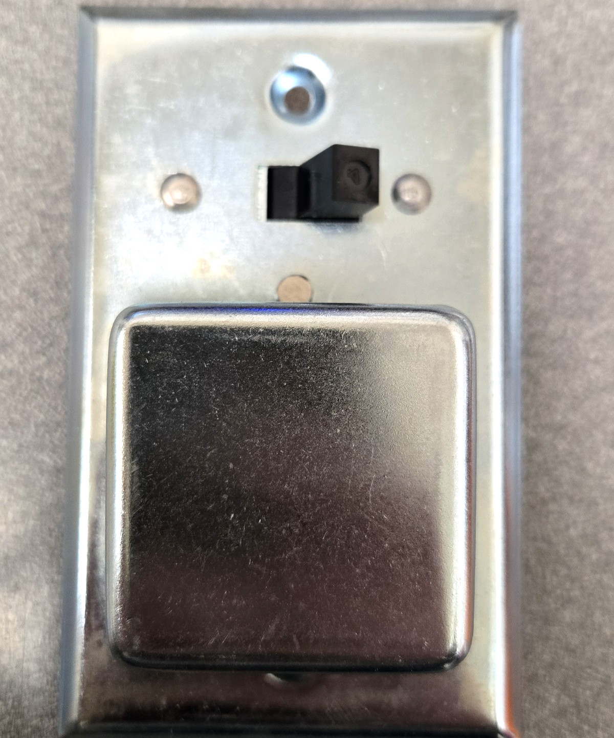 BUSSMANN 2-3/4" FUSETRON SSW TYPE BOX COVER UNIT **BRAND NEW NEVER INSTALLED**
