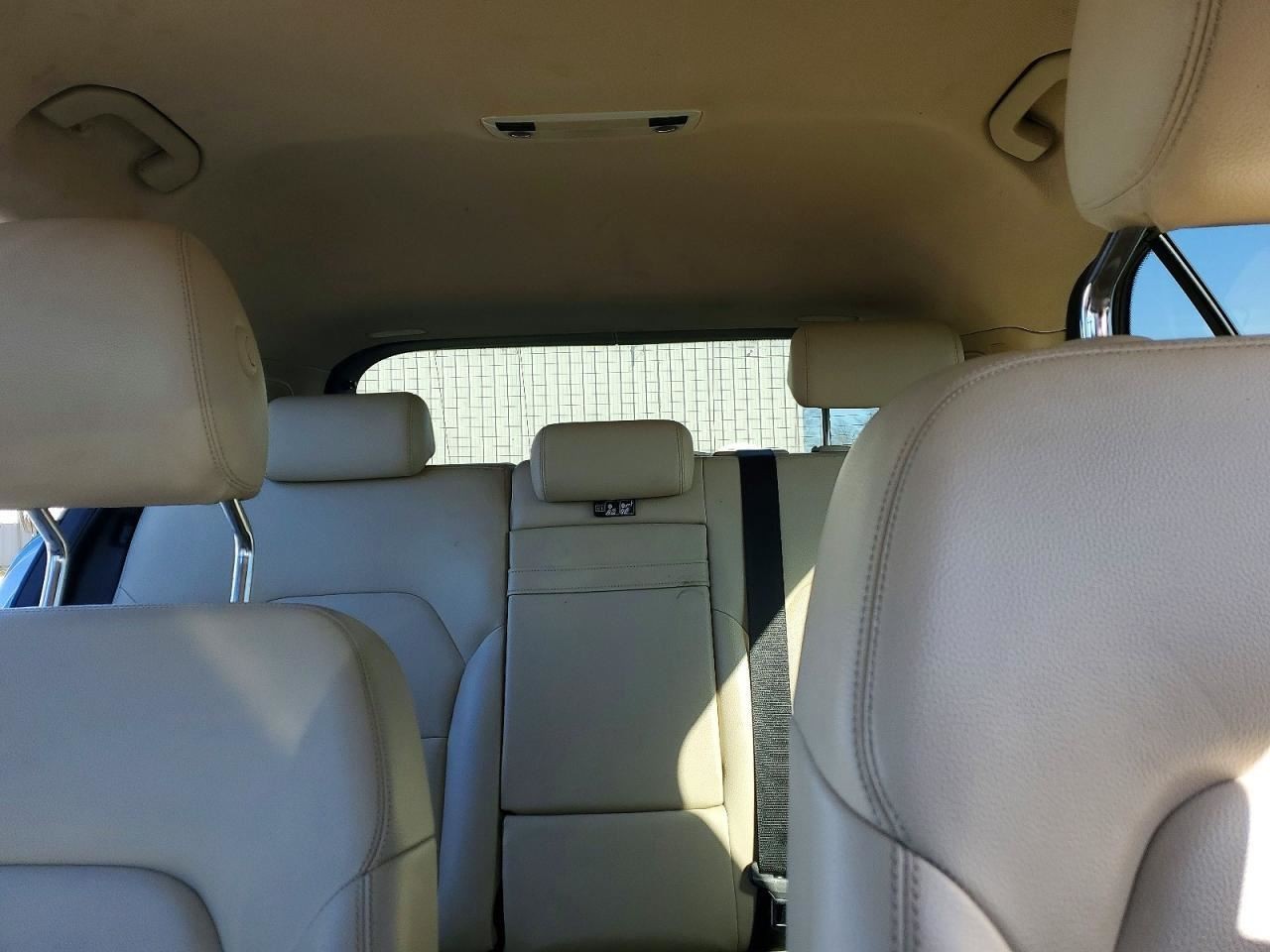 GLA250 2015 Glove Box 4972665