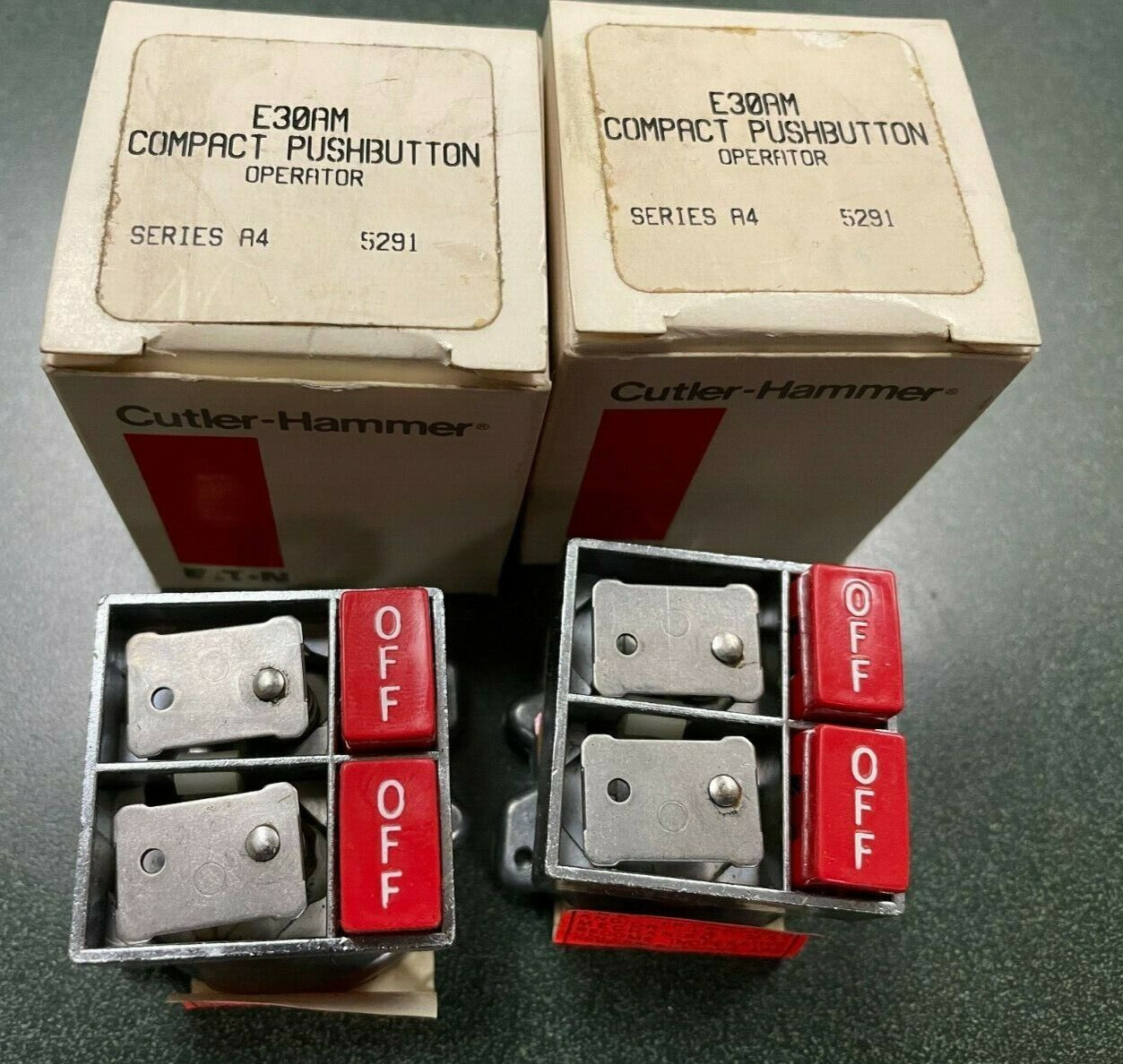 EATON CUTLER-HAMMER E30AM COMPACT PUSH-BUTTON OPERATOR SER. A4 (NIB)