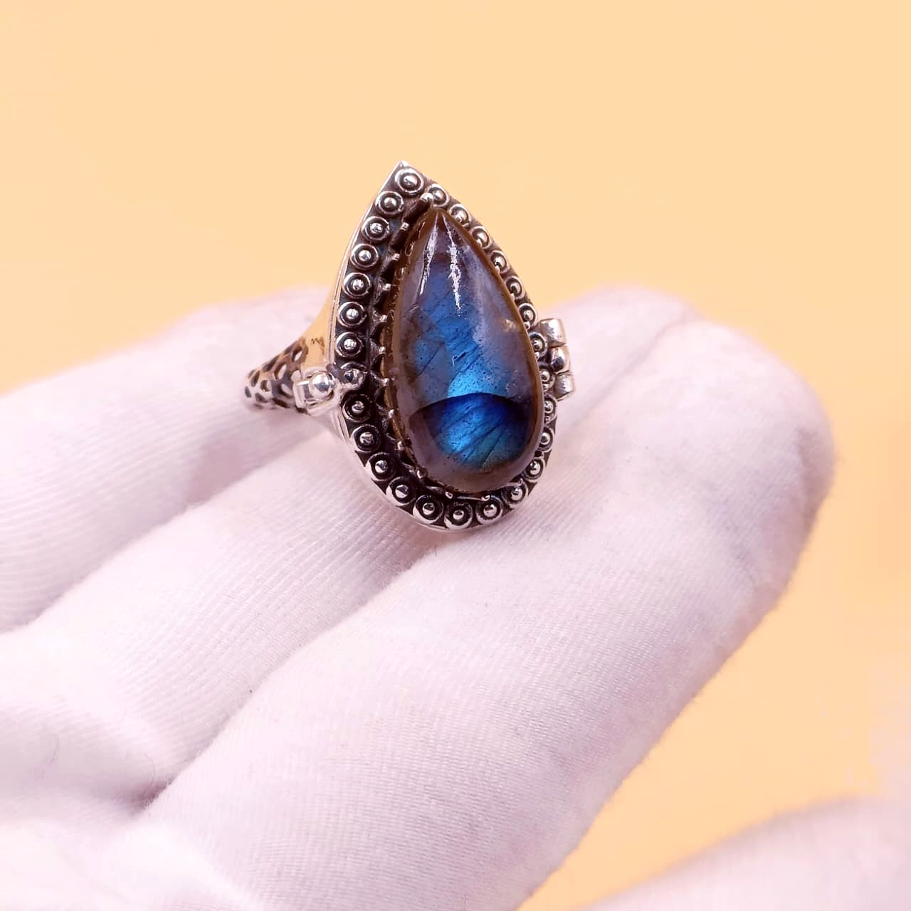 Handmade Natural Labradorite Poison Ring in 925 Sterling Silver Box Ring Design