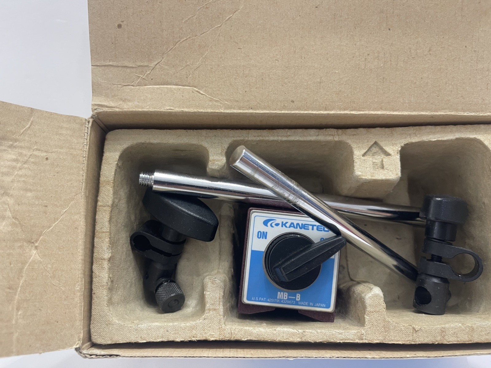 KANETEC MB-B Magnetic Base with Pole Fixture