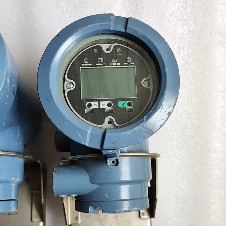 Micro Motion 1700R18ABFMZZZ Flow Sensor Used 1PCS