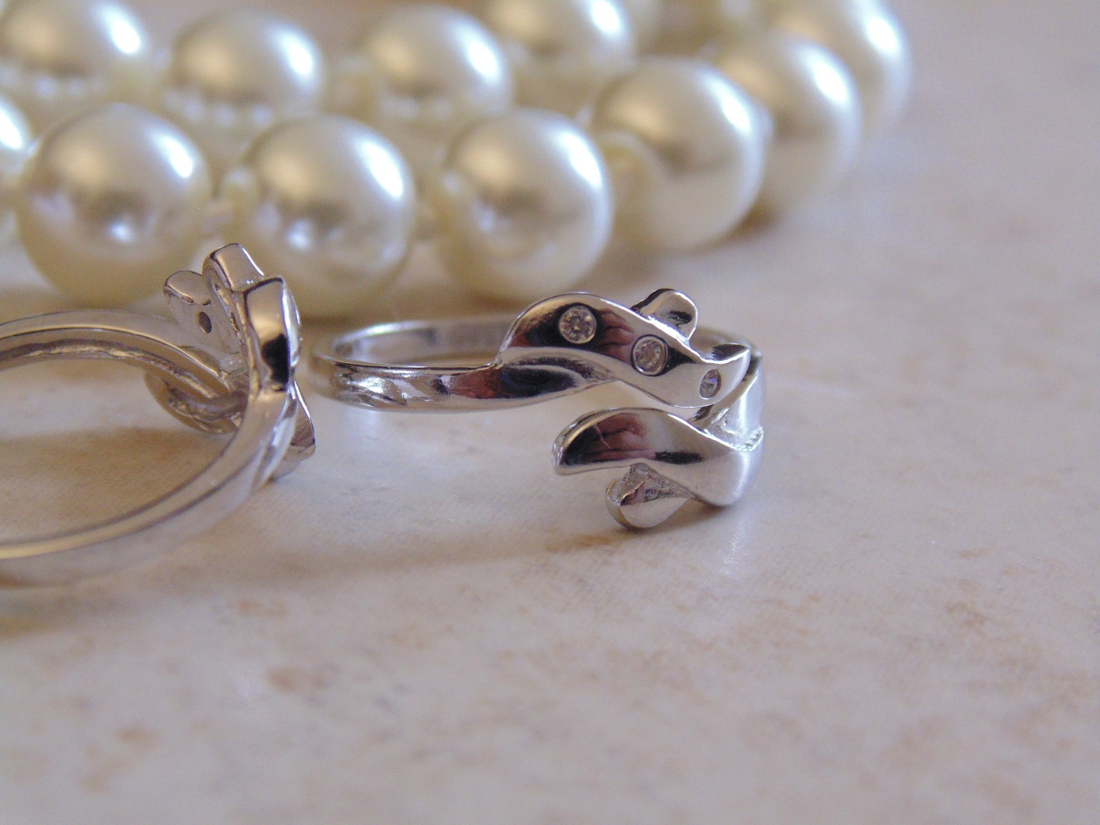 .925 Sterling Silver Adjustable Cubic Zirconia Toe Ring.