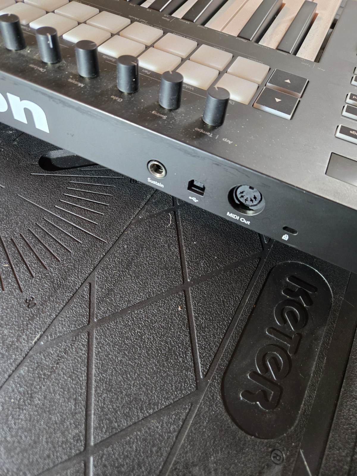 Novation Launchkey 25 MK3 Midi Keyboard Controller USB Powered
