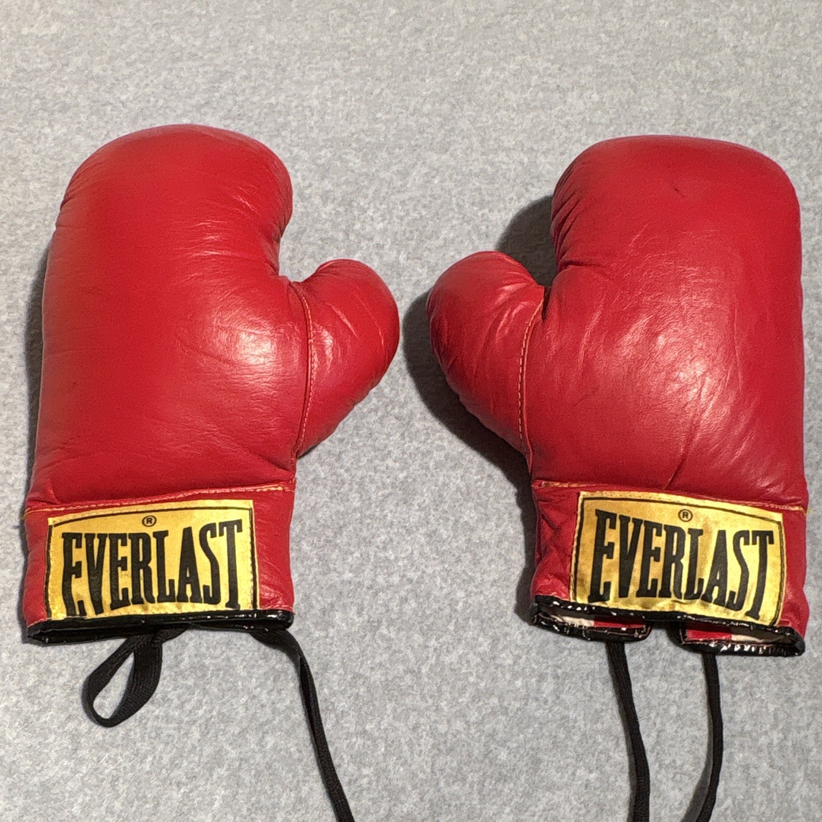 Vintage Everlast Boxing Gloves 14oz  Red, With Laces