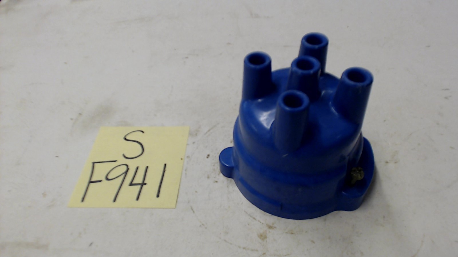Motorcraft OEM DH352 (D5FZ12106A) Distributor Cap