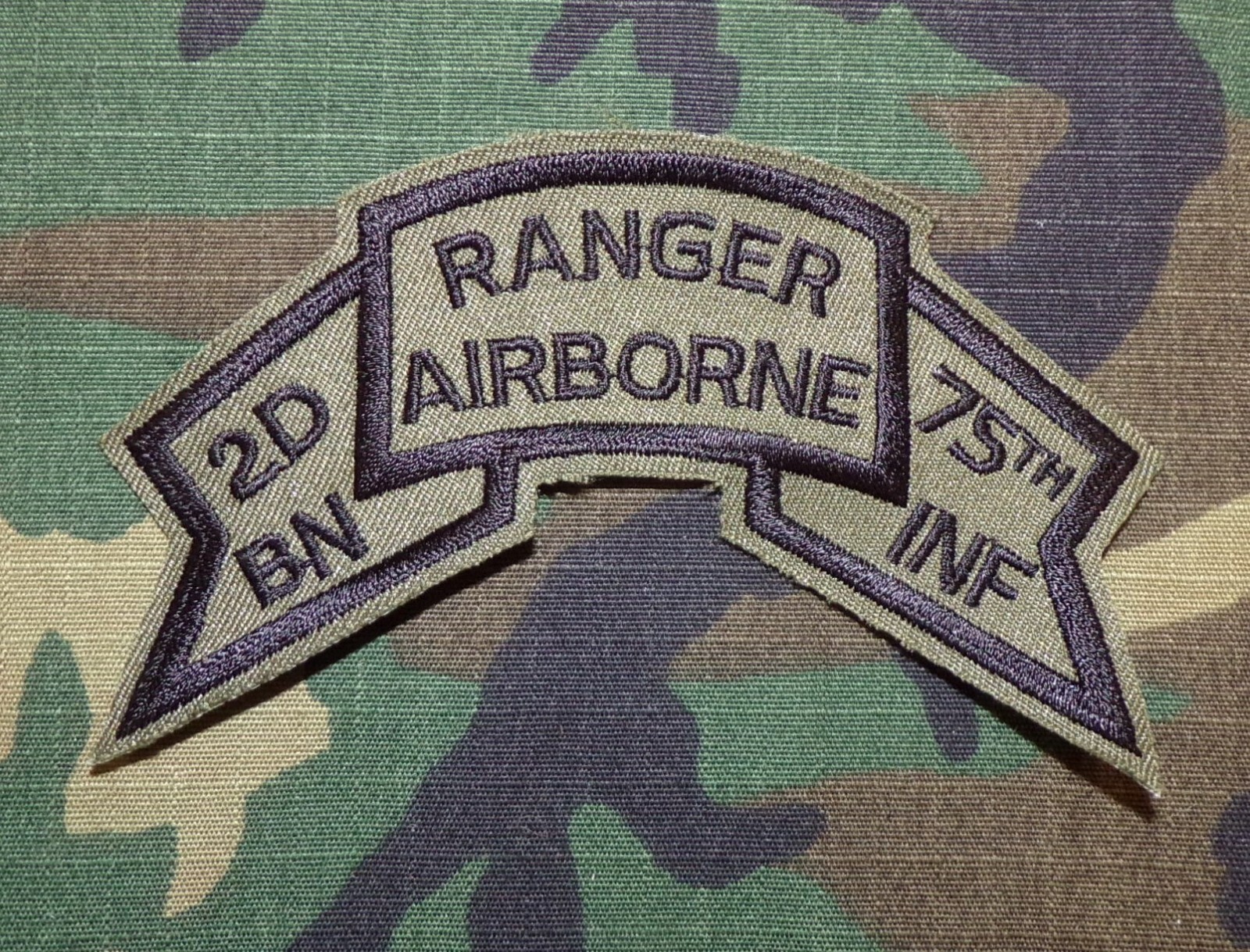 US Army Early 2nd Ranger Battalion 2/75 Subdued Scroll Shoulder Patch (repro)