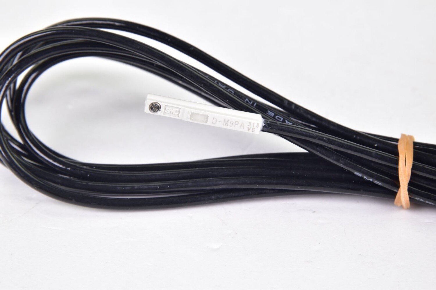 SMC D-M9PA, Electrical switch, axial, PNP, L=5m