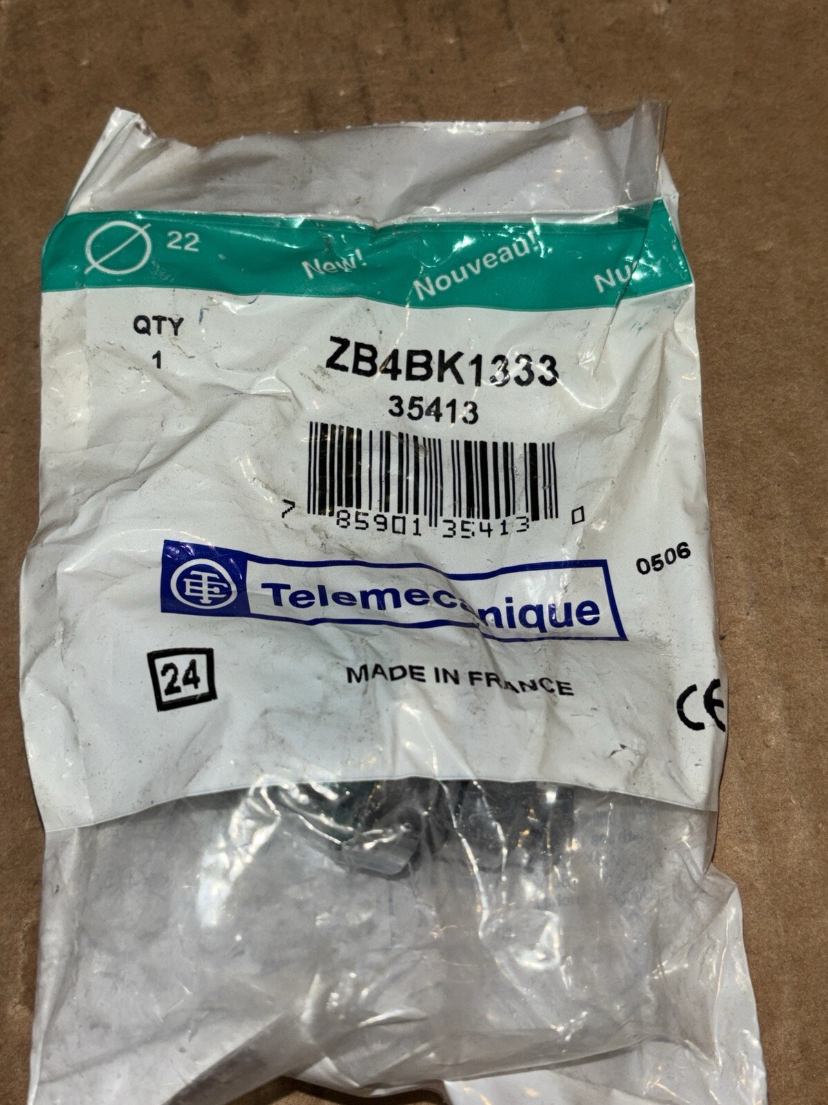 NEW Telemecanique - ZB4BK1333 , 3 position selector switch operator green 35413