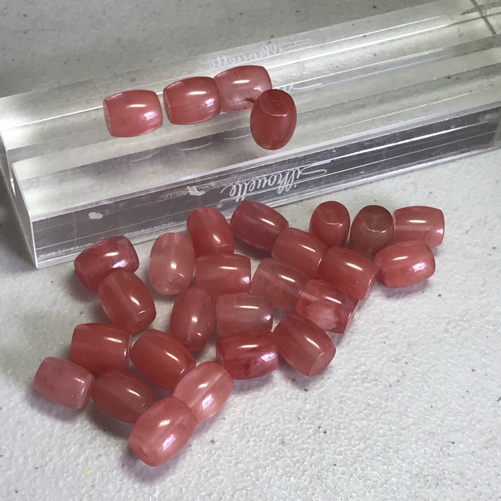 Beads Barrel Quartz Salmon Pink Glass? Opaque aprox 14 mm 28 Beads Vintage