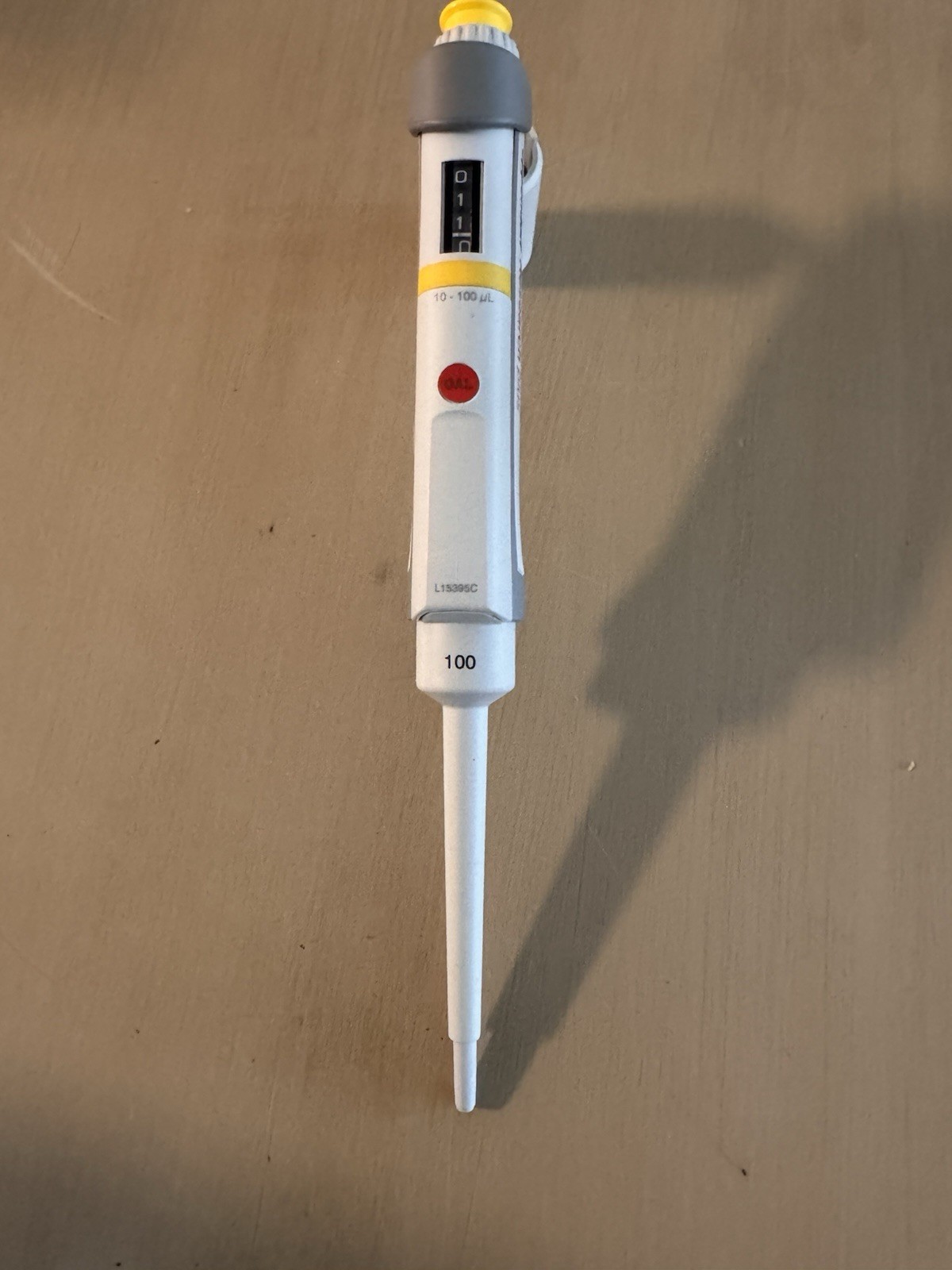 eppendorf research plus pipette 100ul