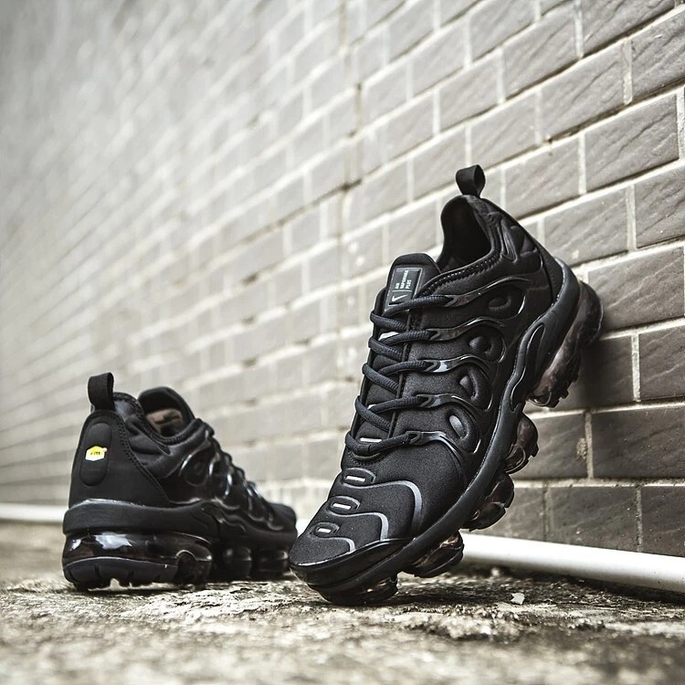 DS New Nike Air Vapormax TN Plus Triple Black comfortable men's shoes