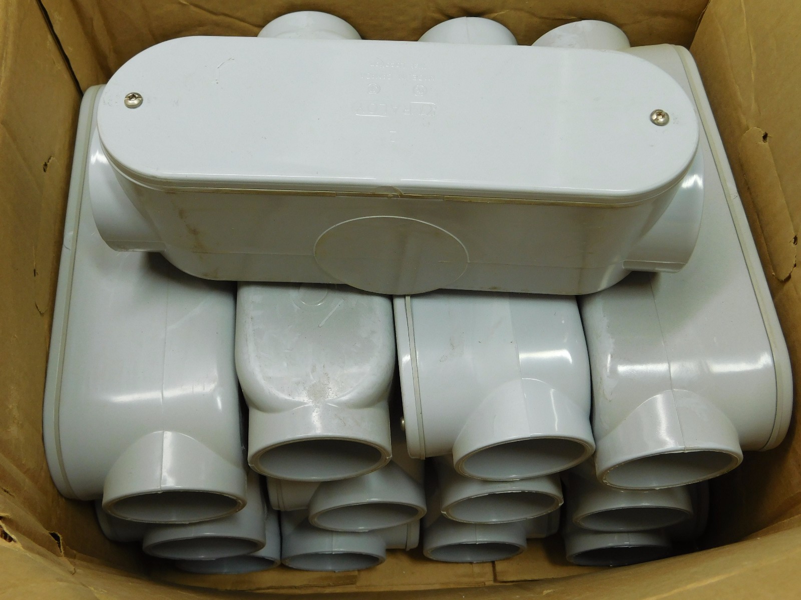BOX OF 12! KRALOY 2" 078121 C-Style PVC Wet Location Cover/Gasket FREE SHIP! AP