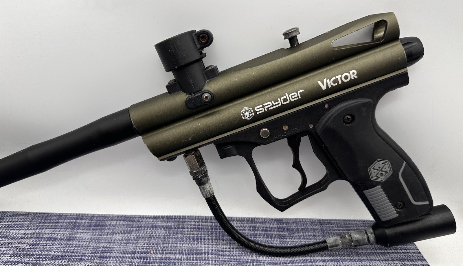 Spyder Victor Paintball Gun Green Metal With Black Carbon Barrel D28 - L1