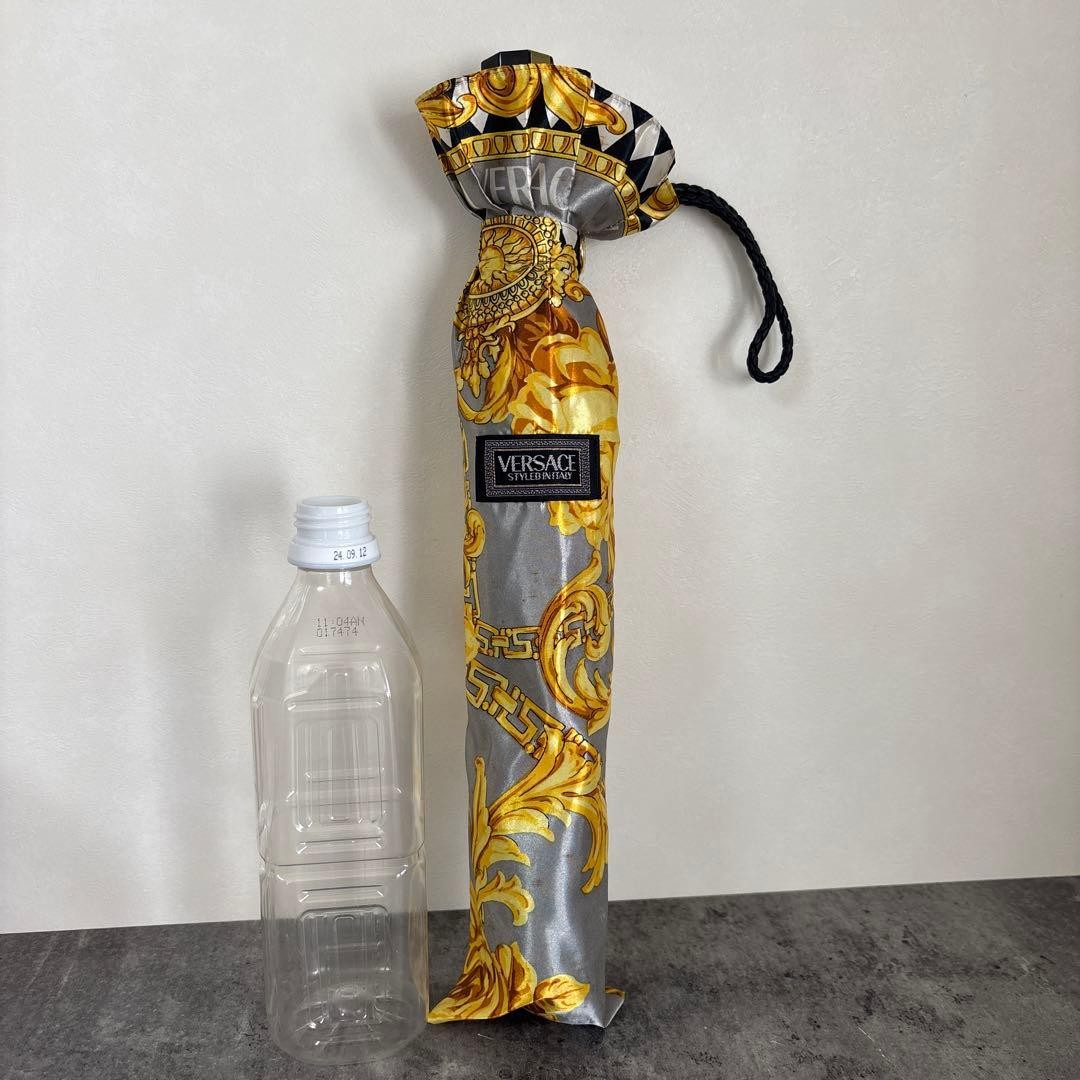 Vintage Gianni Versace Baroque Gold pattern foldable umbrella Authentic Used
