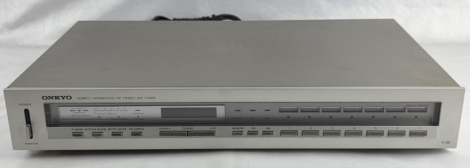 Vintage ONKYO T-35 Quartz Synthesized AFM Stereo/AM Tuner Made In Japan WORKS