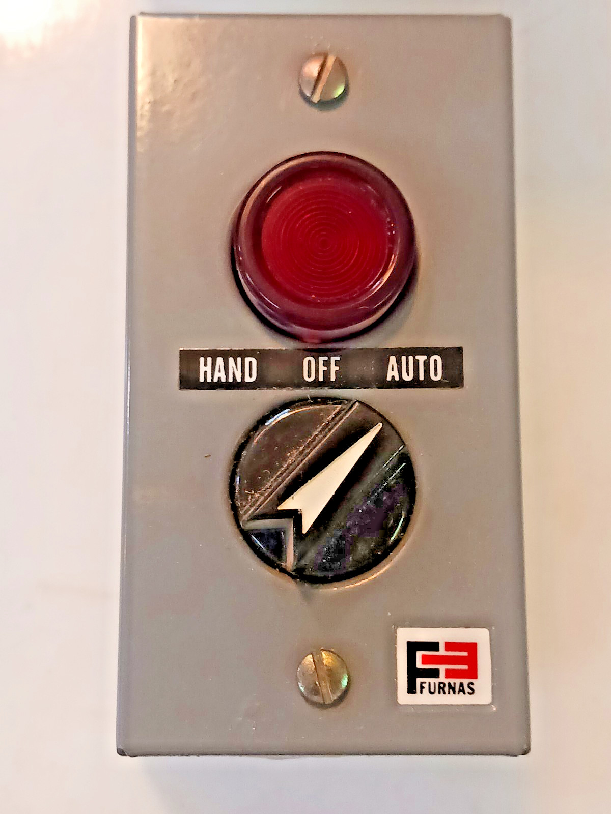 FURNAS 50HA3YC3 - 2 UNIT CONTROL STATION, H-O-A & RED PILOT LT, NEMA 1, VINTAGE