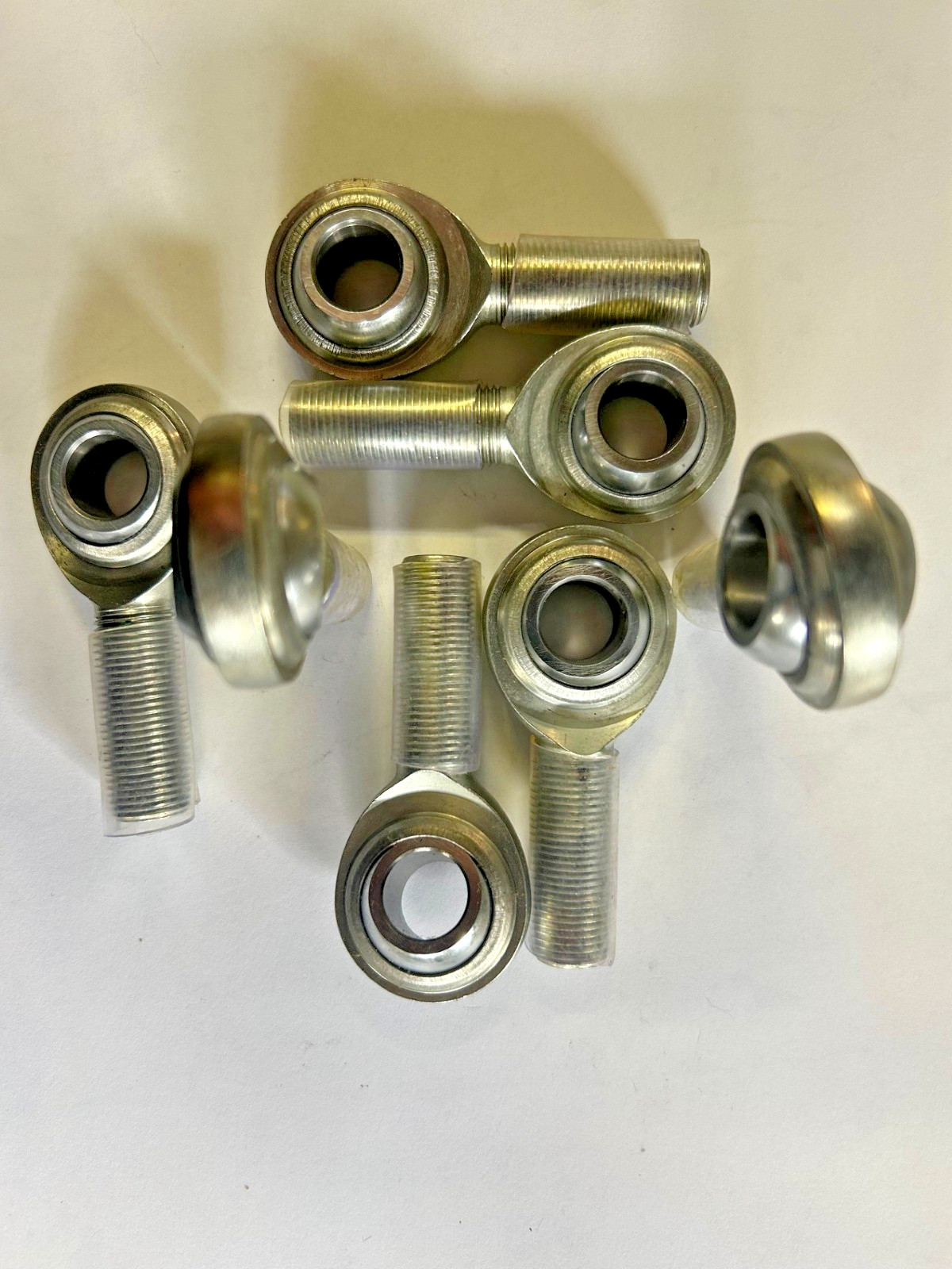 5/8-18 in RH Thread with 5/8" bore Rod End P/N CMR-10