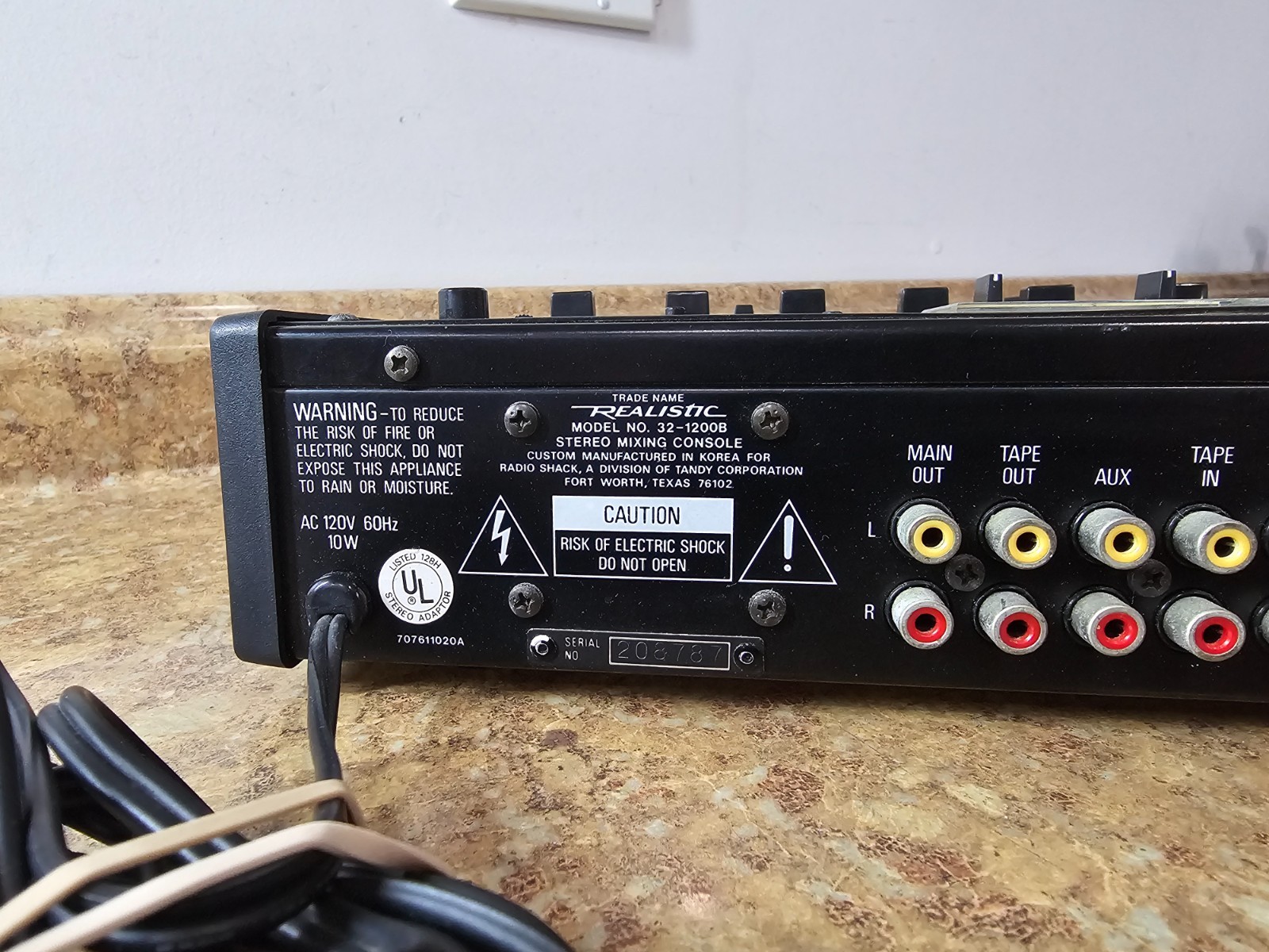 Realistic Stereo Mixing Console Vintage Model 32-1200B Pre-owned