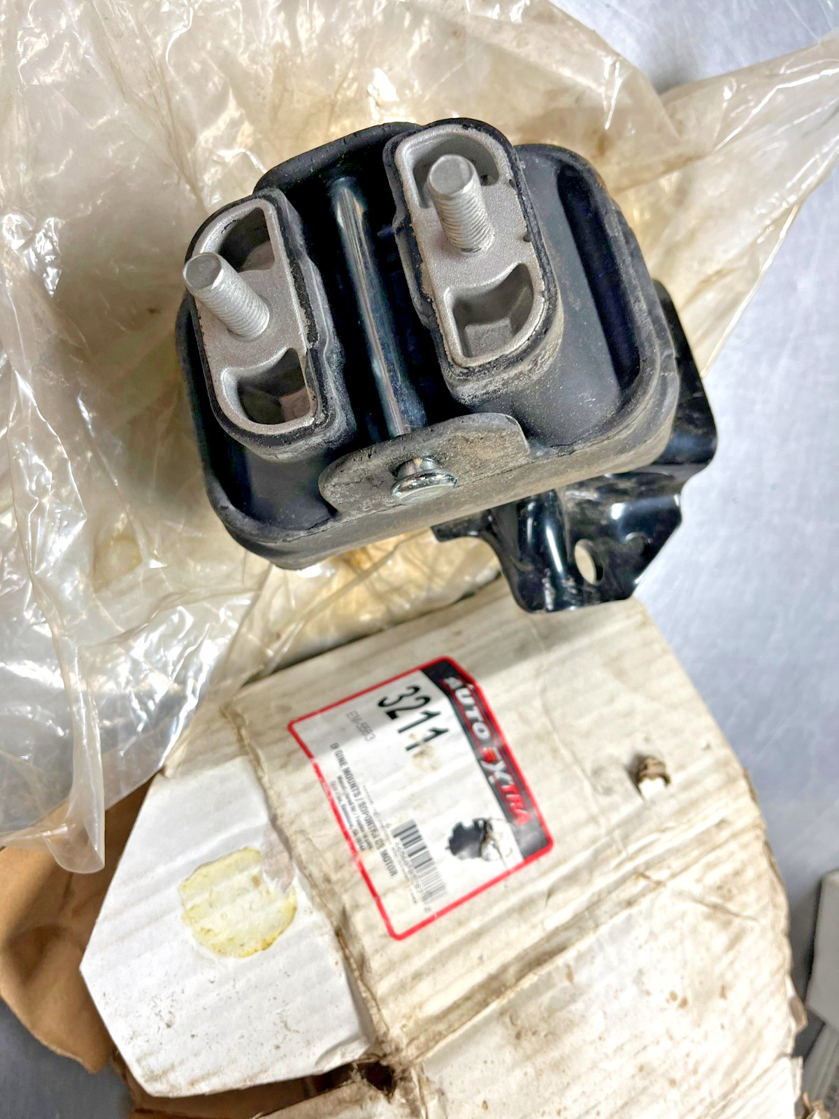 3211 Auto Extra ENGINE MOUNT Western Star EM-5583 , EM5583