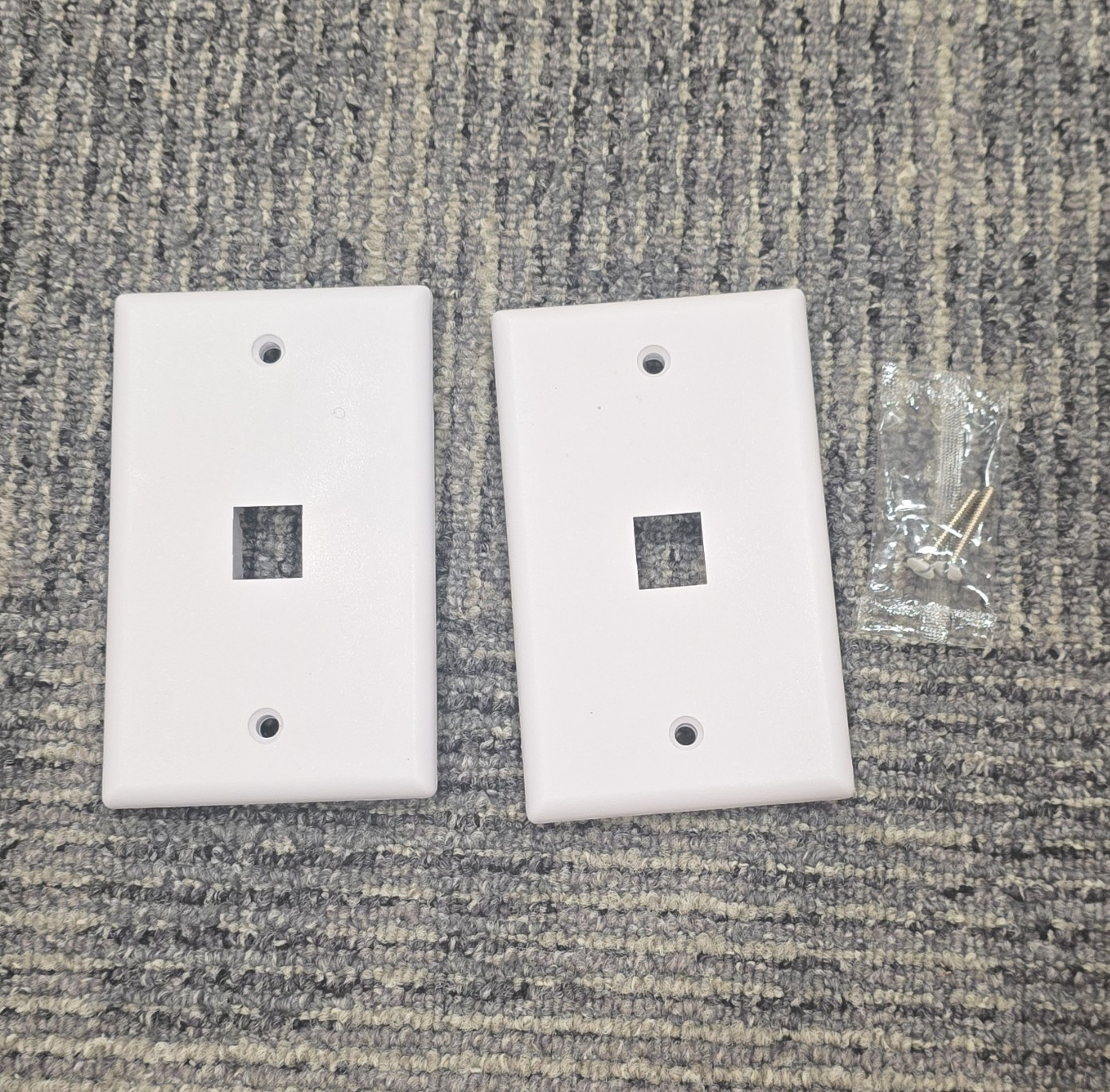 2 ICC White 1-Gang 1-Port Keystone Wall Plate Faceplate Gloss Plastic w/ Screws