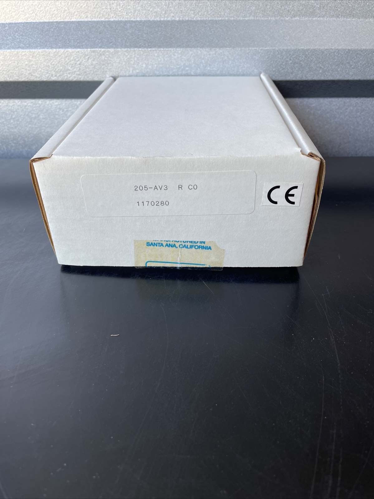 OMEGA ENGINEERING 205-AV3-R-C0 / 205AV3RC0 (NEW IN BOX)