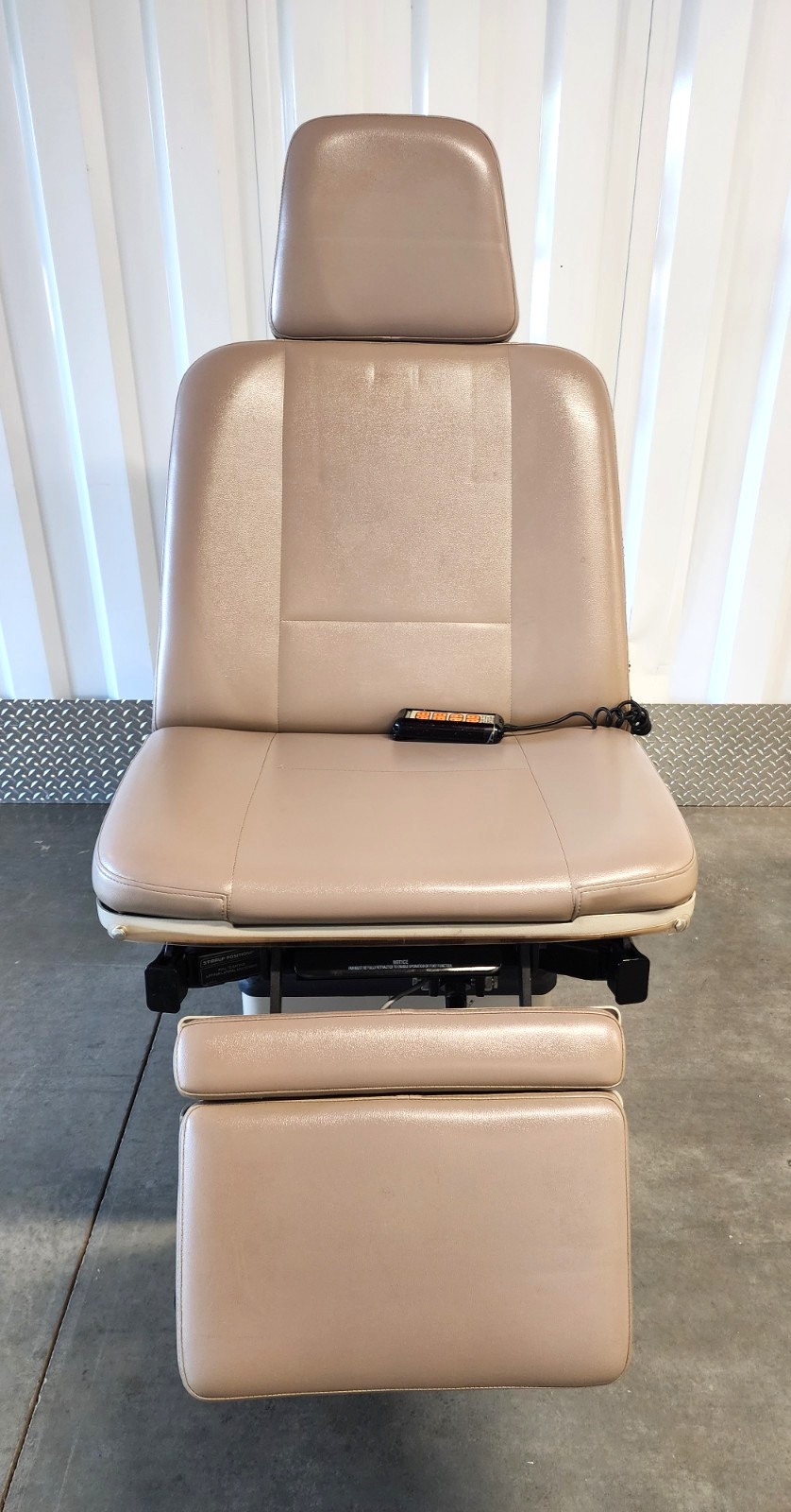 MIDMARK RITTER 75L POWER PROCEDURE EXAM CHAIR 411-011