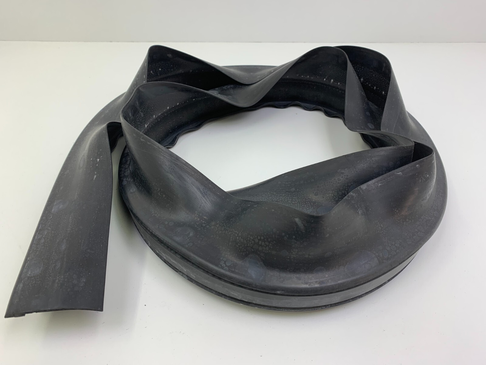 Genuine International 452022001 Seal Gasket Door Forward Nosing IC Bus