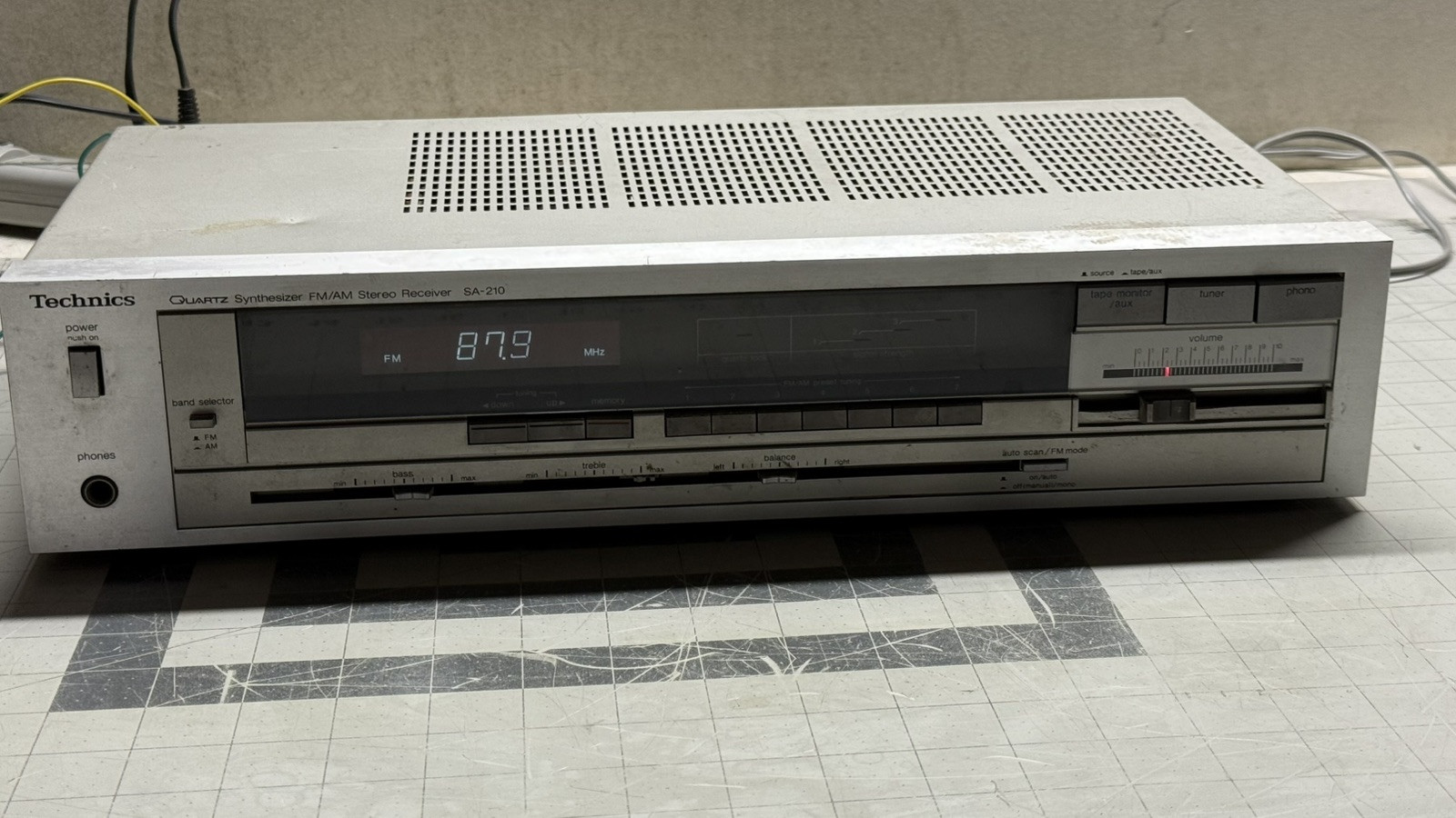 Technics SA-210 Quartz FM PHONO Receiver WORKS BUT COSMETICALLY POOR NEEDS TLC🔥