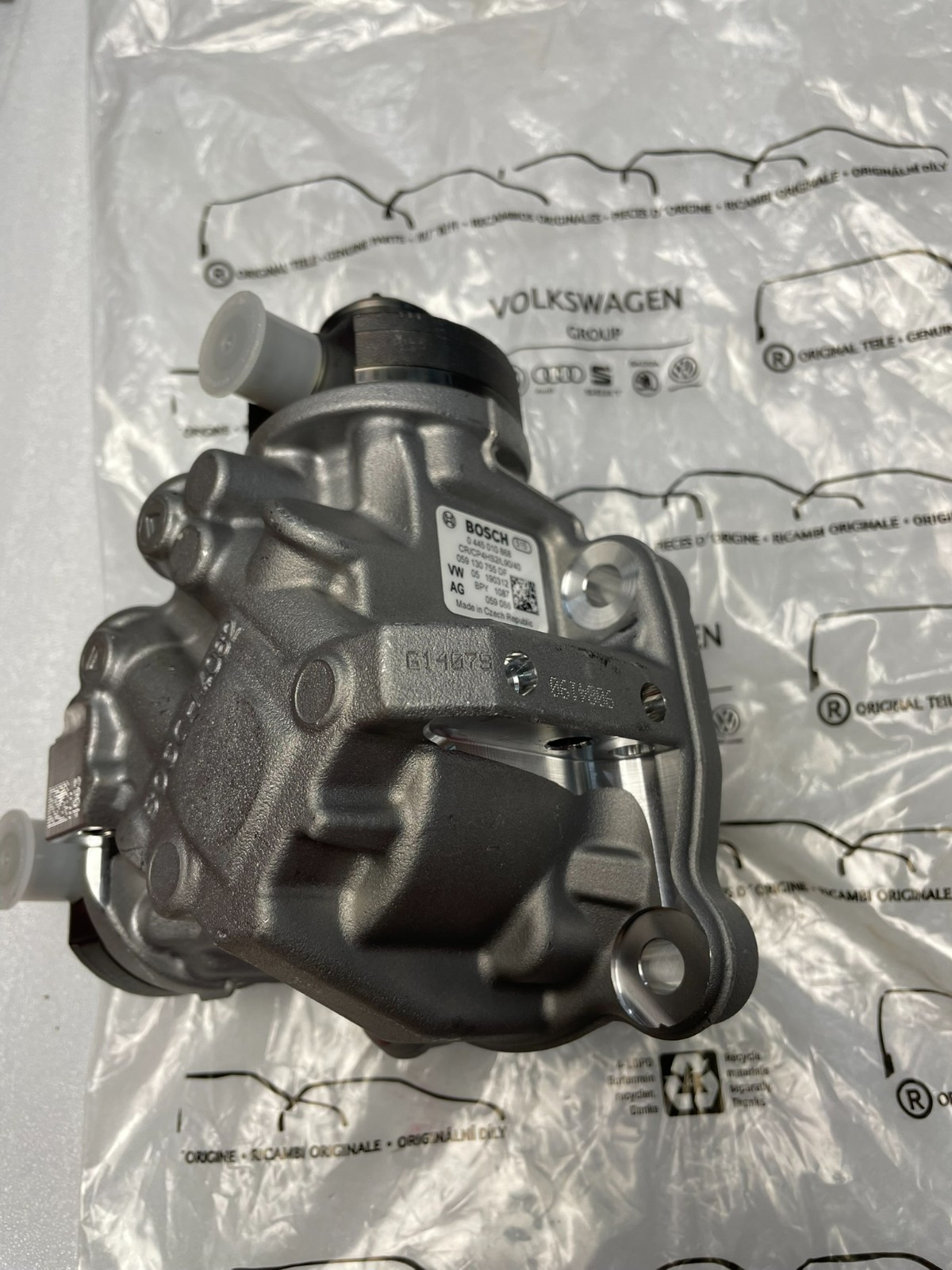 VW AMAROK 3.0 TDI V6 FUEL HIGH PRESSURE PUMP 059130755DF NEW GENUINE CONDITION B