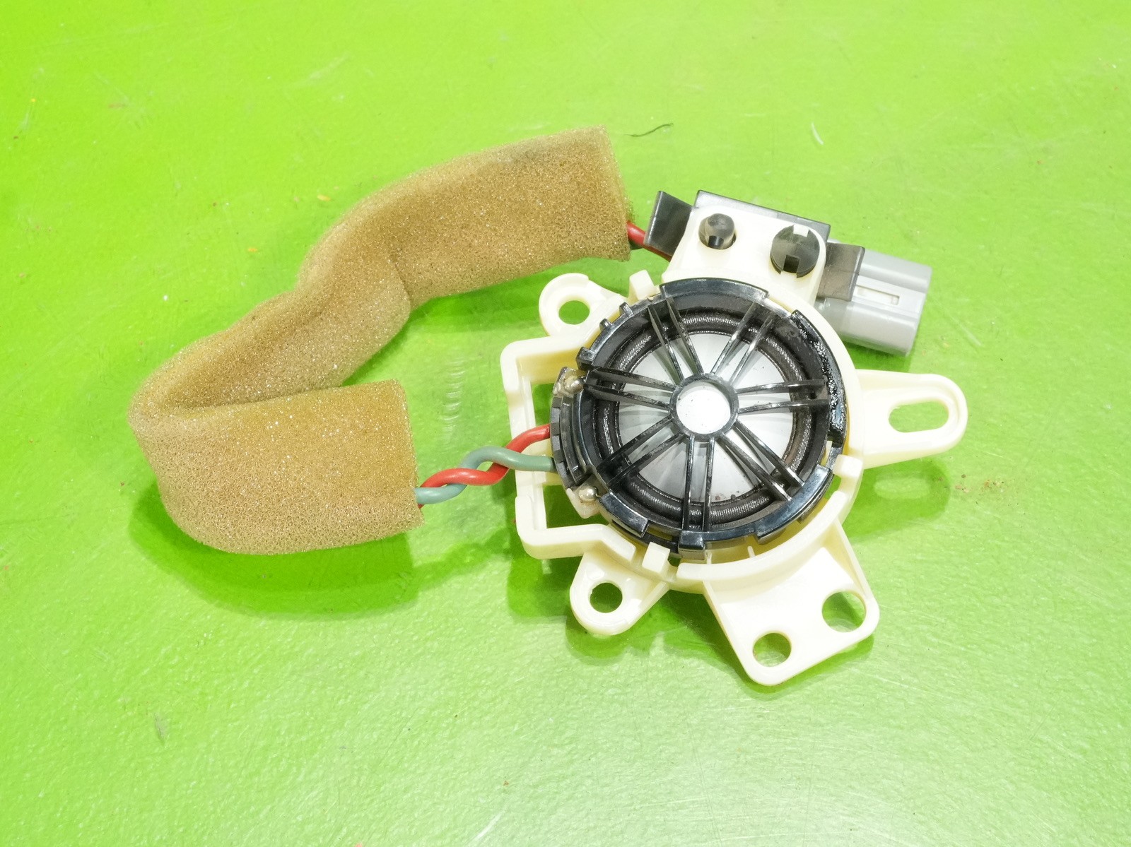 09-15 Jaguar XF XFR OEM passenger right rear back door tweeter speaker + bracket
