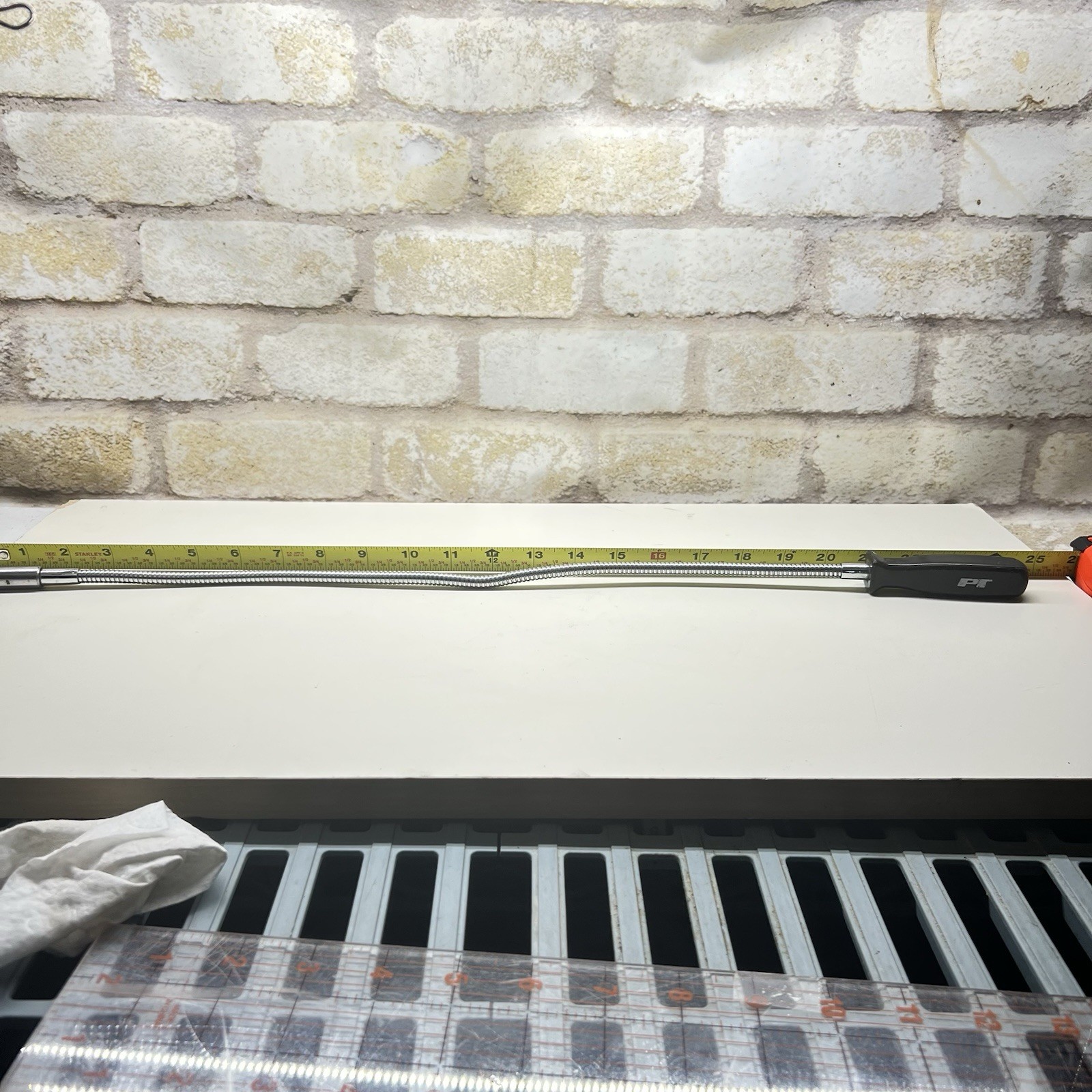 Performance Tool (PT) W83197 Magnetic Flexible Pickup Tool- 2ft- 4lb Capacity