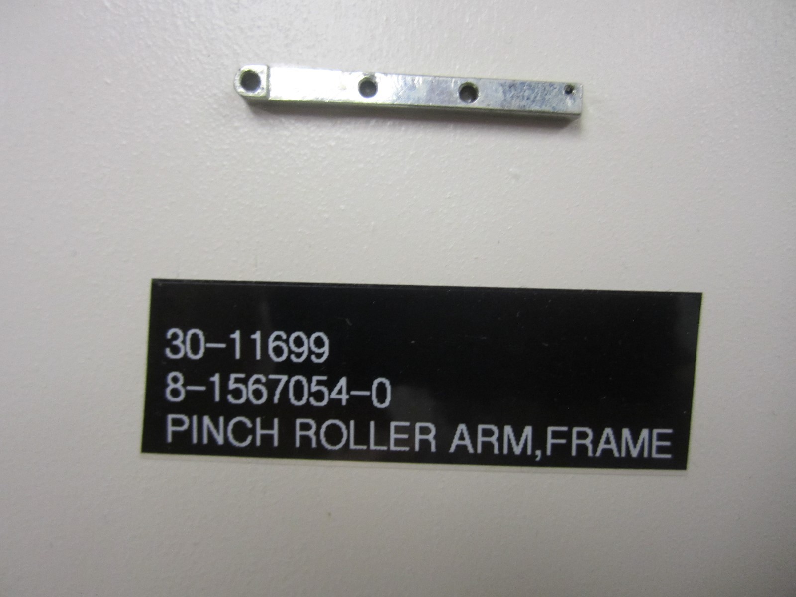 *NEW* Quad Feeder Components, PINCH ROLLER FRAME SIDE ARM 30-11699 PKG 3