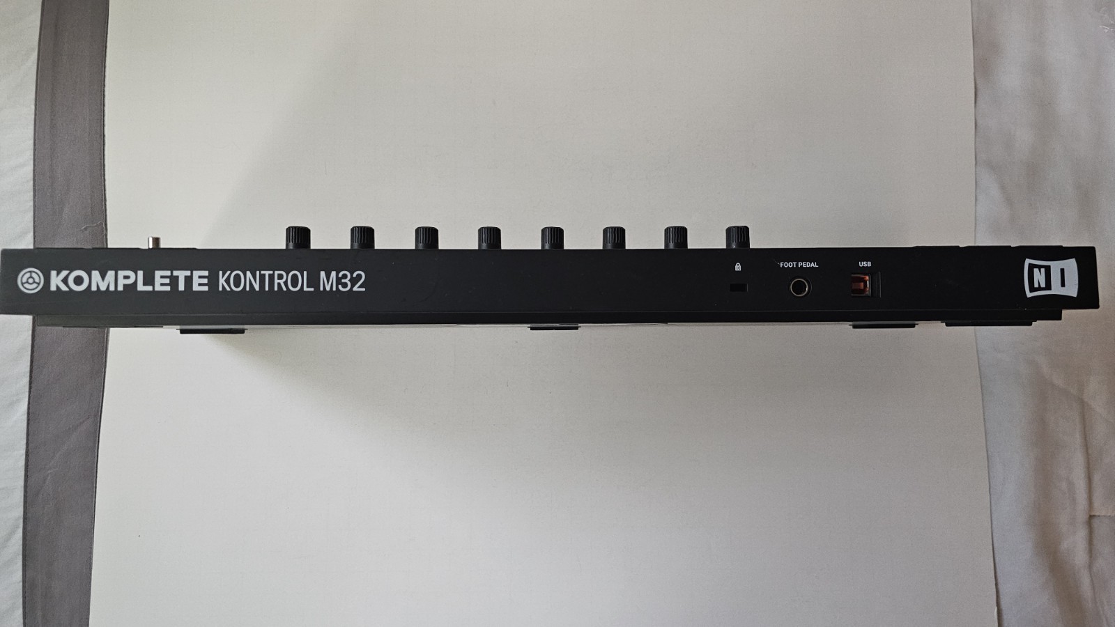 Native Instruments Komplete Kontrol M32 Controller Keyboard( For Parts )
