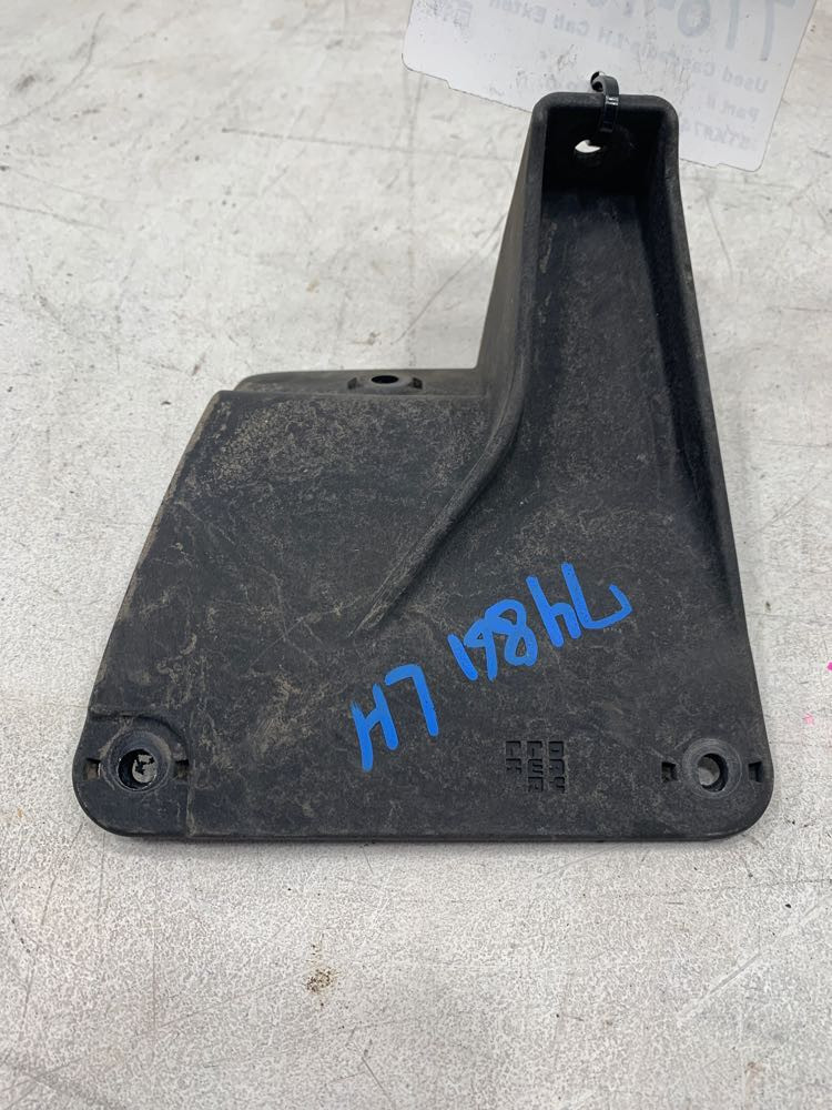 2018 Freightliner Cascadia Cab Extension Bracket (778-10246)