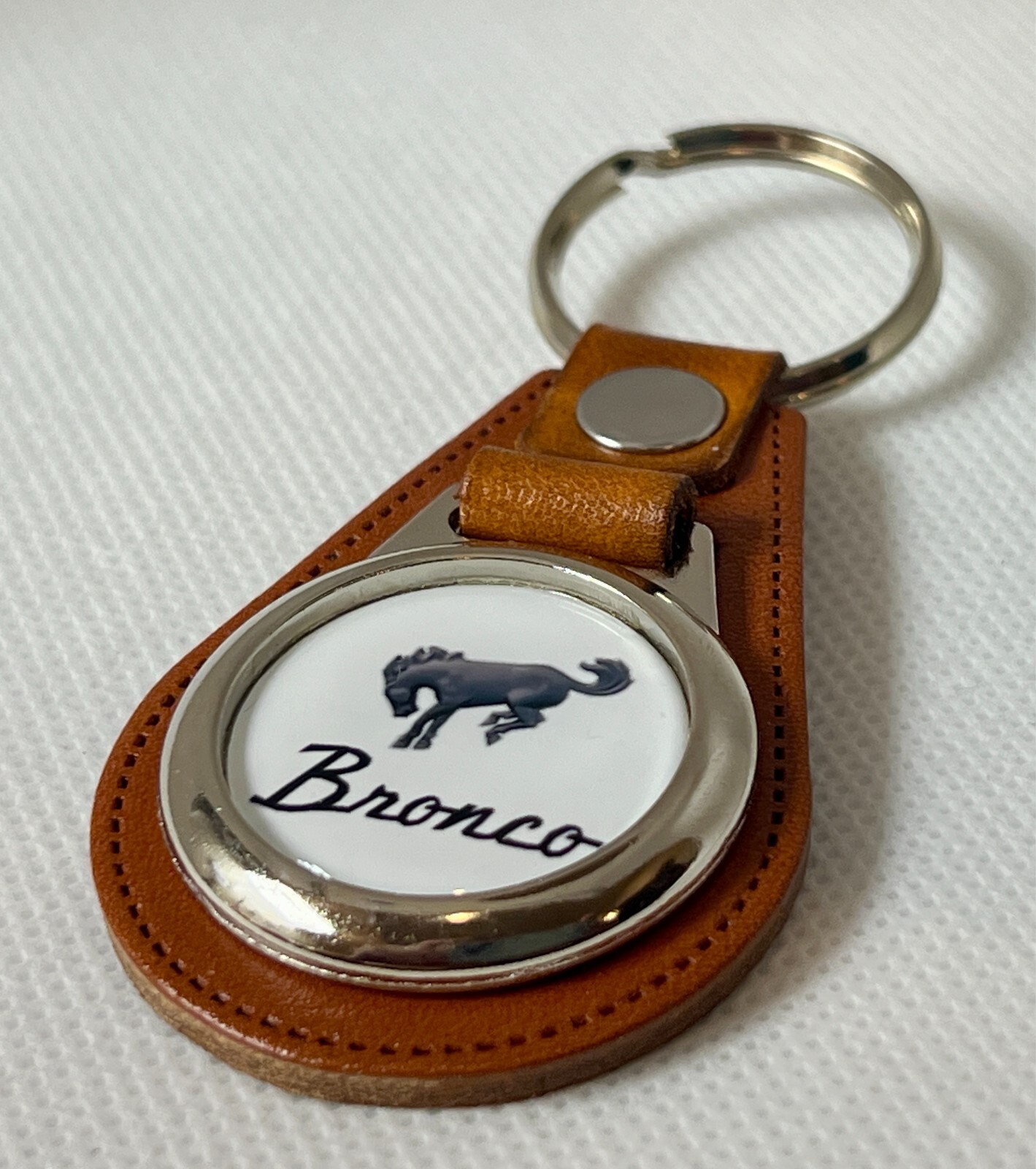 WHITE BRONCO KEYCHAIN TAN PREMIUM LEATHER 1993 1994 1995 ECT