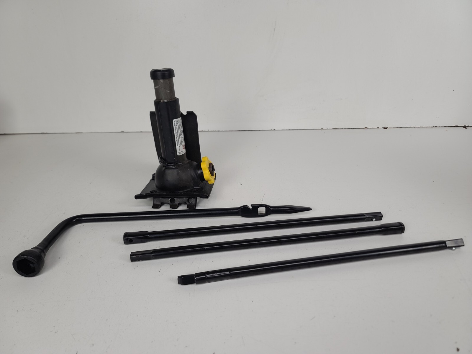1999-2014 Chevy Avalanche 1500 Jack Kit Assembly Oem