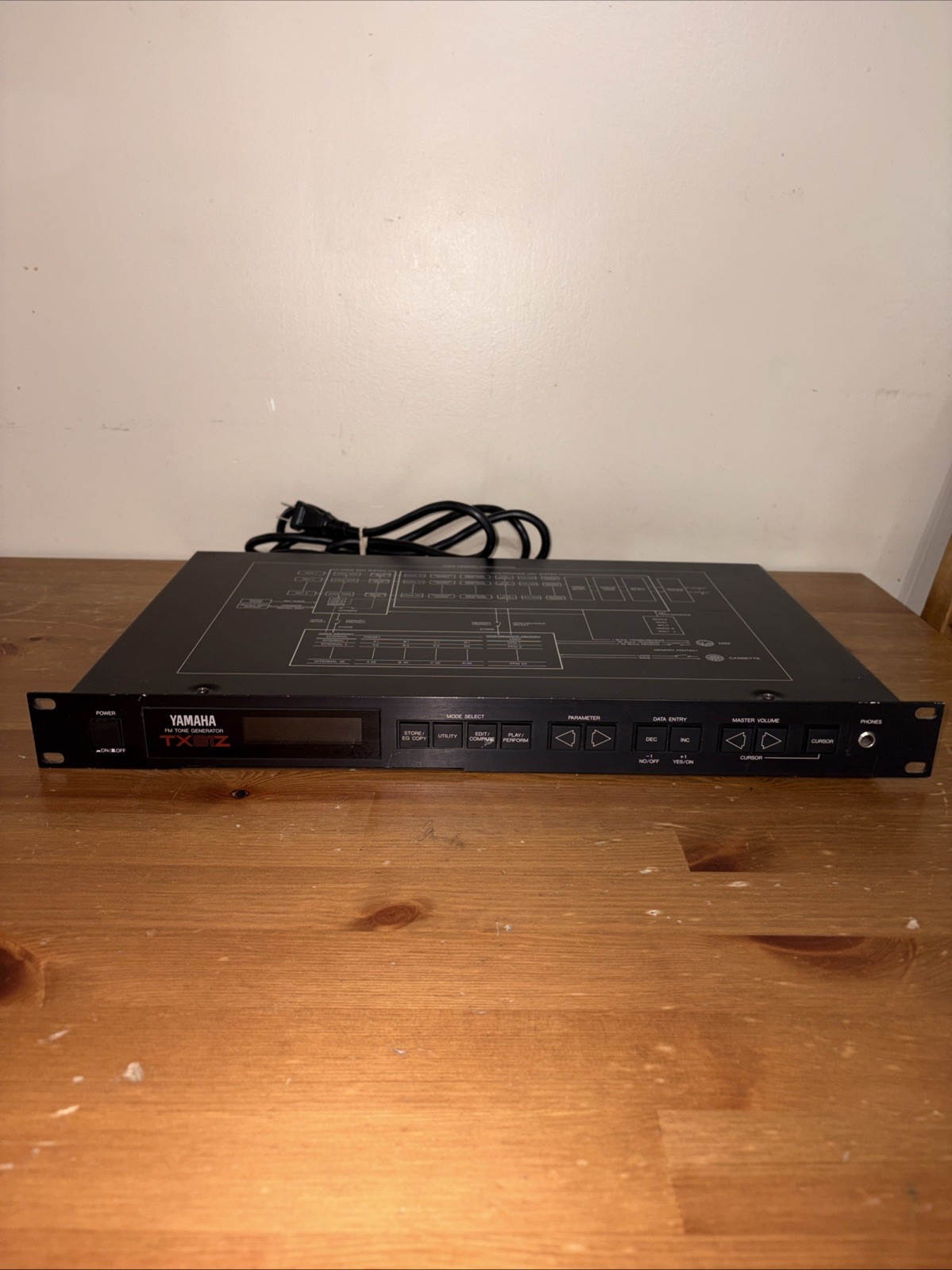 Yamaha TX81Z FM Tone Generator Rack Synth Powers On Works Fast Shipping