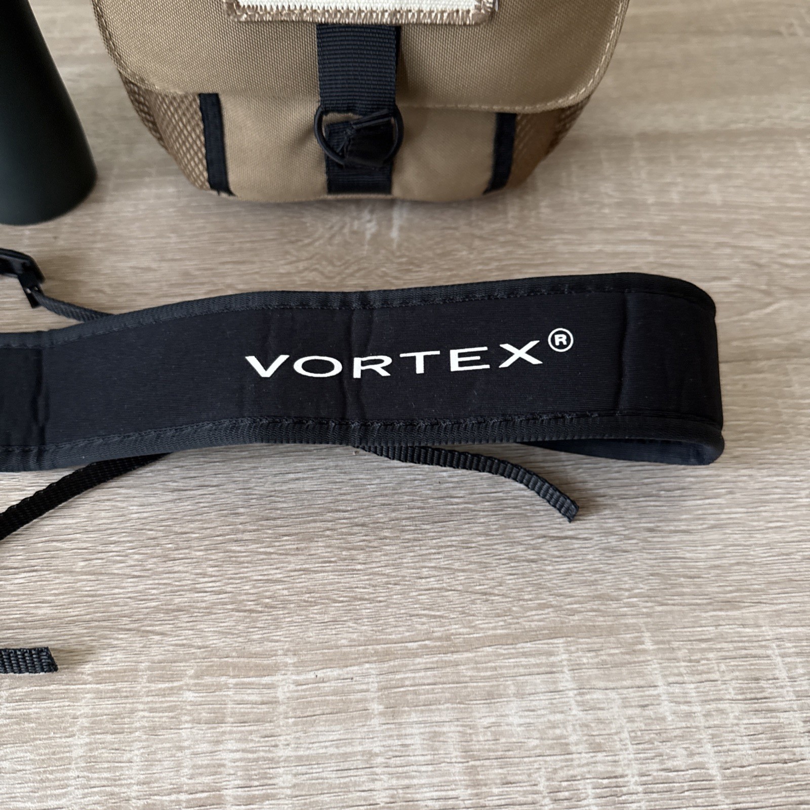 VORTEX CROSSFIRE HD 8X42 Binoculars w/ Case - Excellent