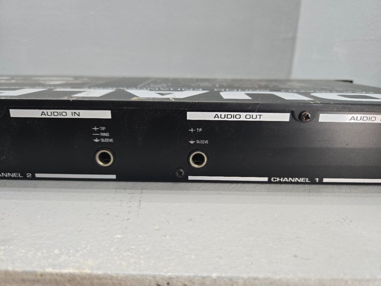 Behringer Dualfex Multiband Sound Enhancement Processor Powers On *READ*